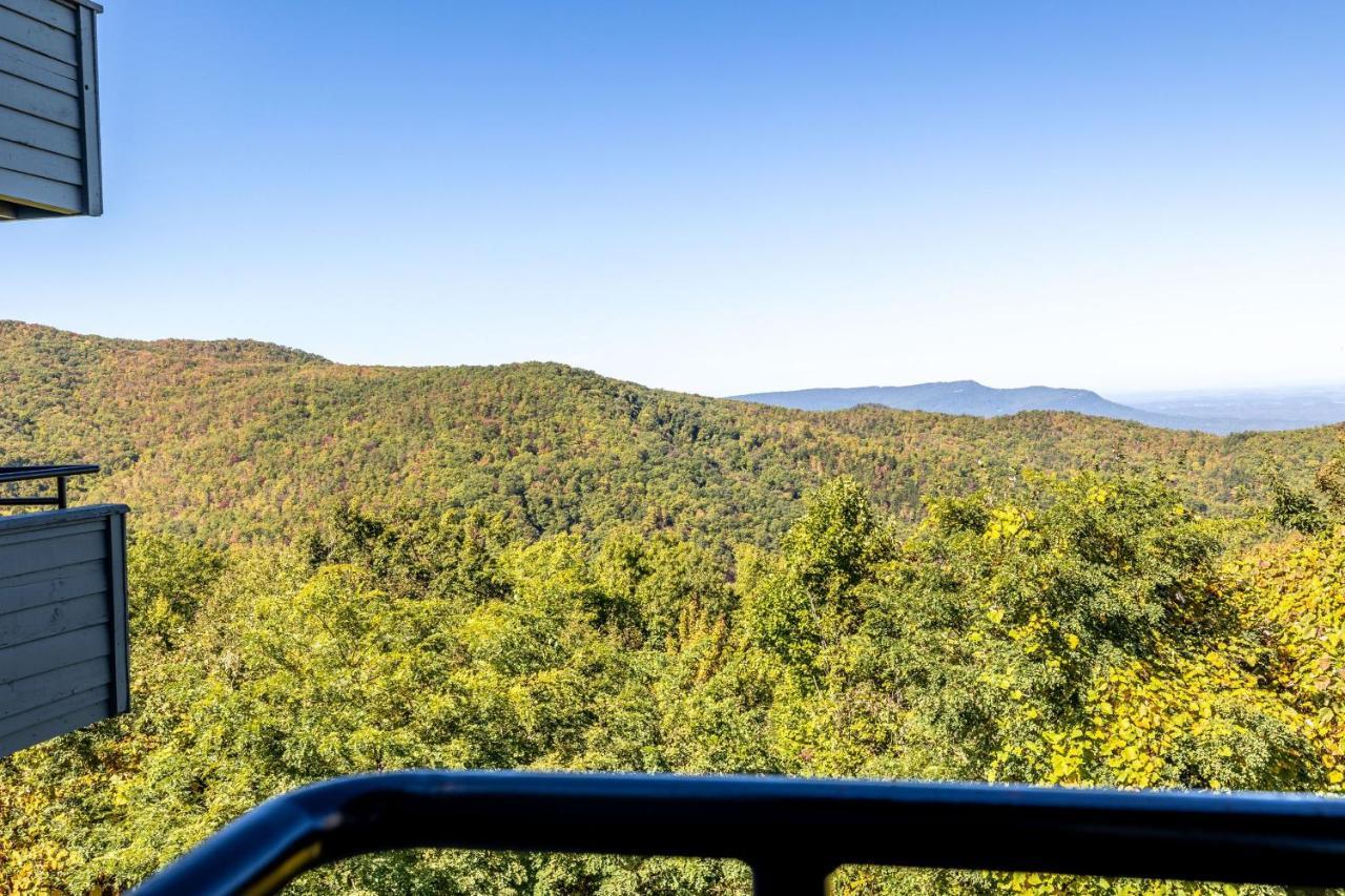 Wow Views!!-Mountain Escape-Outdoor Pool-Close To Downtown-Wifi-Cable-Private Balcony แกตลิงเบิร์ก ภายนอก รูปภาพ
