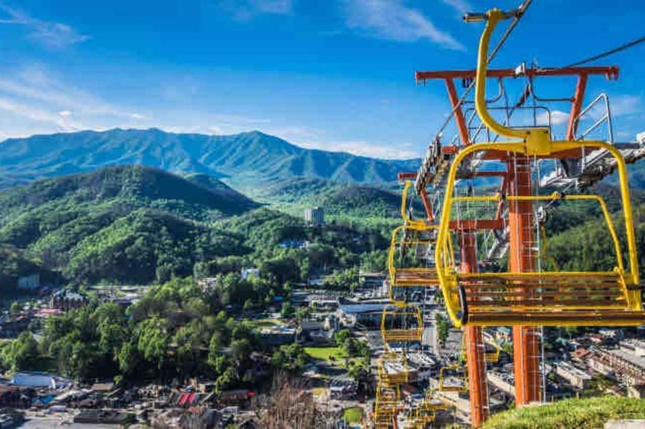 Wow Views!!-Mountain Escape-Outdoor Pool-Close To Downtown-Wifi-Cable-Private Balcony แกตลิงเบิร์ก ภายนอก รูปภาพ