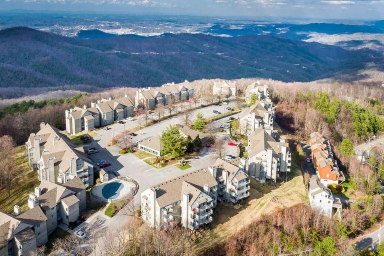 Wow Views!!-Mountain Escape-Outdoor Pool-Close To Downtown-Wifi-Cable-Private Balcony แกตลิงเบิร์ก ภายนอก รูปภาพ