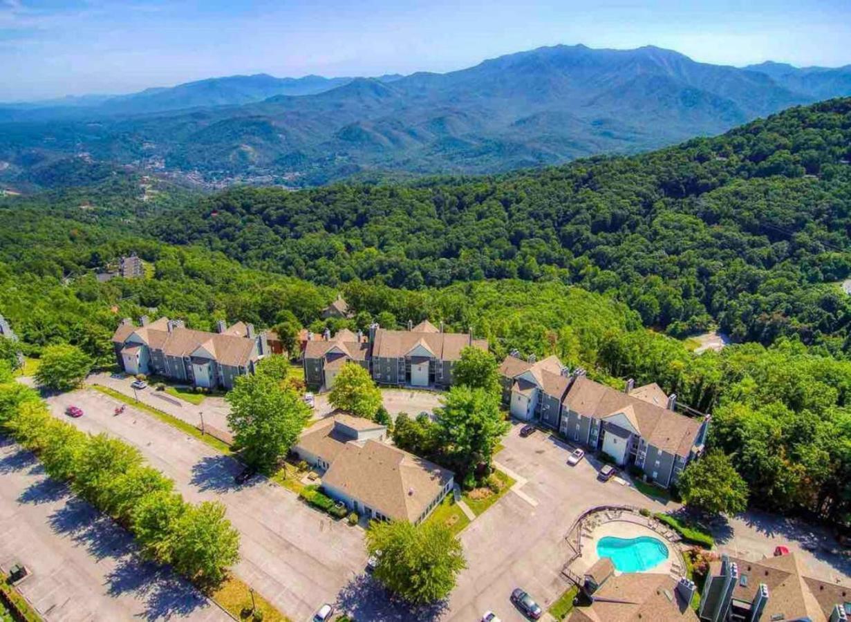 Wow Views!!-Mountain Escape-Outdoor Pool-Close To Downtown-Wifi-Cable-Private Balcony แกตลิงเบิร์ก ภายนอก รูปภาพ